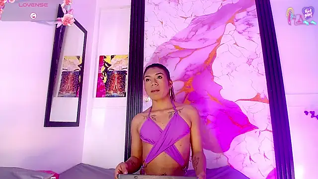 Astrid Cardenas online show from 06-11-26, 03:37