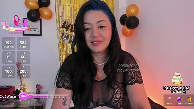 Snapshot of LauraToro_ chatting on 09-29-25, 01:38 LauraToro online show from 09-29-25, 01:38