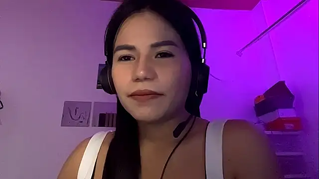 Snapshot of MartiCalvaruso chatting on 06-11-26, 08:34 MartiCalvaruso online show from 06-11-26, 08:34