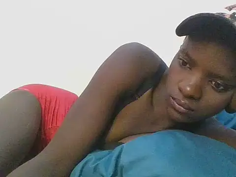 ebonypetite2 online show from 07-08-26, 04:17