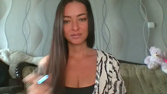 Mia Salamanka online show from 07-18-26, 05:22