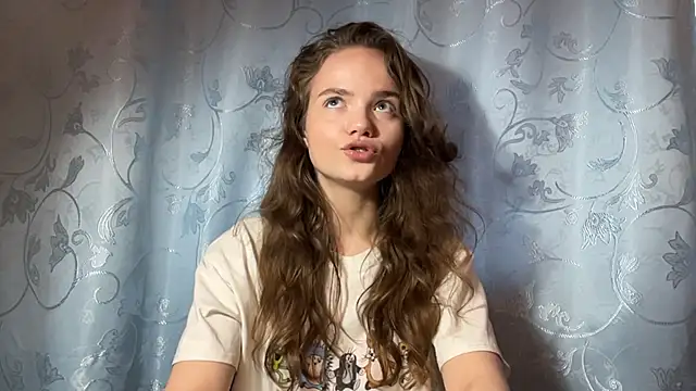 MandaLippeatt online show from 06-09-26, 04:29