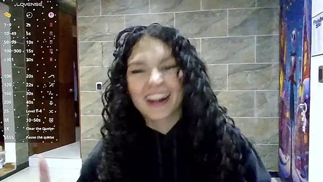 Diamond Curls online show from 07-27-26, 03:41