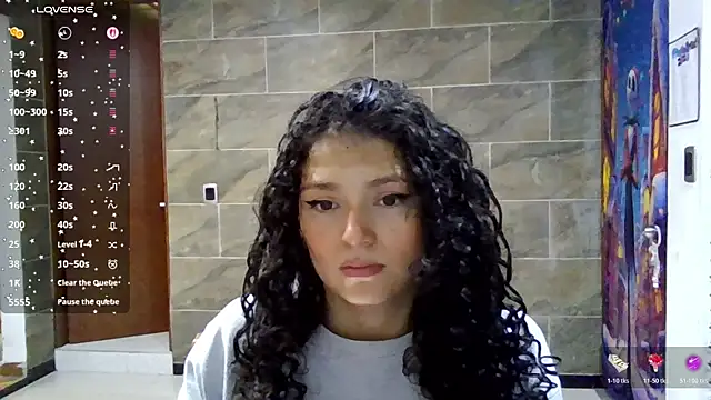 Diamond Curls online show from 07-28-26, 03:43