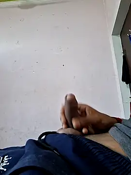 Snapshot of rajveer_7773 chatting on 06-11-26, 04:43 rajveer 7773 online show from 06-11-26, 04:43