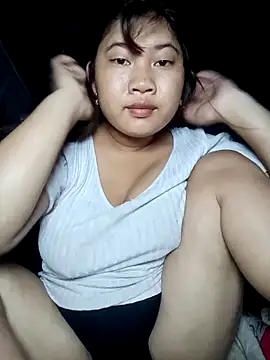 Emelyzz online show from 06-19-26, 04:33