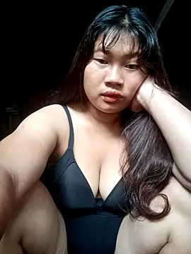 Emelyzz online show from 07-16-26, 04:51