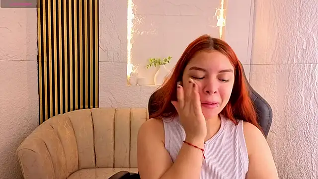 Snapshot of sofia_red_cn chatting on 07-06-26, 01:19 sofia red cn online show from 07-06-26, 01:19