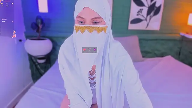 Snapshot of aisha_k chatting on 07-14-26, 11:32 aisha k online show from 07-14-26, 11:32