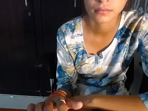 Snapshot of Ridhi_01 chatting on 06-13-26, 07:12 Ridhi 01 online show from 06-13-26, 07:12