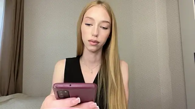 TraceyHowey online show from 07-28-26, 12:48