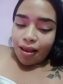Snapshot of Violett_Cinnamon chatting on 07-02-26, 02:22 Violett Cinnamon online show from 07-02-26, 02:22