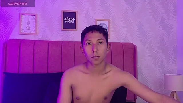 Snapshot of Nico_Velvet chatting on 06-11-26, 10:08 Nico Velvet online show from 06-11-26, 10:08