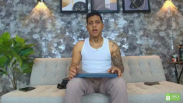 Alejandro and Deiby online show from 06-17-26, 10:39