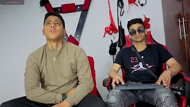 Alejandro and Deiby online show from 06-19-26, 03:00