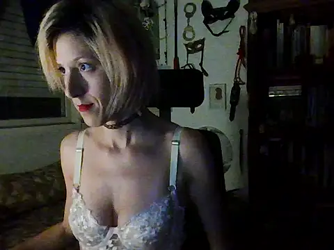 mina here online show from 06-16-26, 02:03