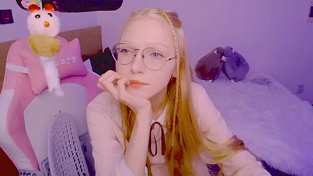 Snapshot of blush chatting on 07-07-26, 12:20 blush online show from 07-07-26, 12:20