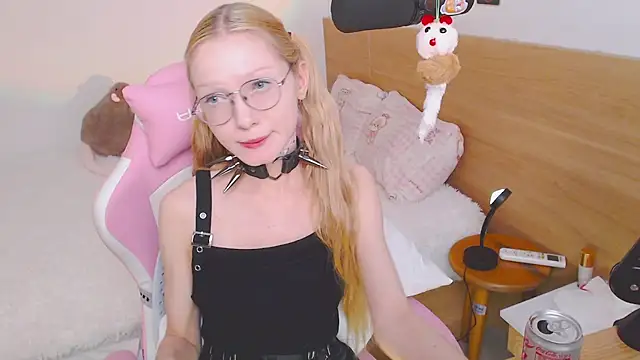 Snapshot of blush chatting on 08-01-26, 12:59 blush online show from 08-01-26, 12:59