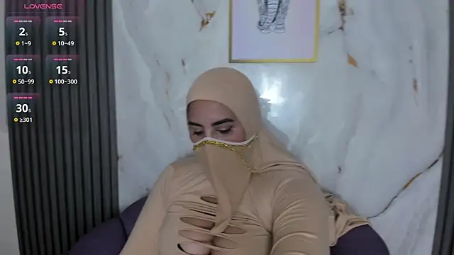 Nadia Sammur online show from 06-12-26, 01:26