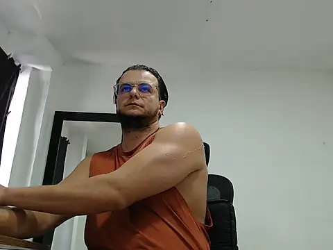 Snapshot of Cloudydayxxx chatting on 06-24-26, 02:27 Cloudydayxxx online show from 06-24-26, 02:27