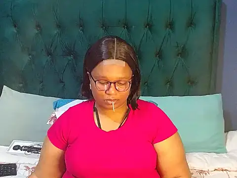 Snapshot of MISS_BLACKBERY chatting on 06-22-26, 10:18 MISS BLACKBERY online show from 06-22-26, 10:18