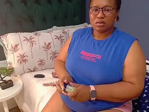 Snapshot of MISS_BLACKBERY chatting on 06-28-26, 06:19 MISS BLACKBERY online show from 06-28-26, 06:19