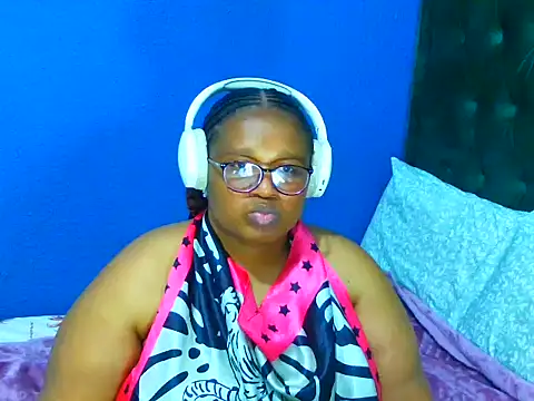 Snapshot of MISS_BLACKBERY chatting on 07-26-26, 06:37 MISS BLACKBERY online show from 07-26-26, 06:37