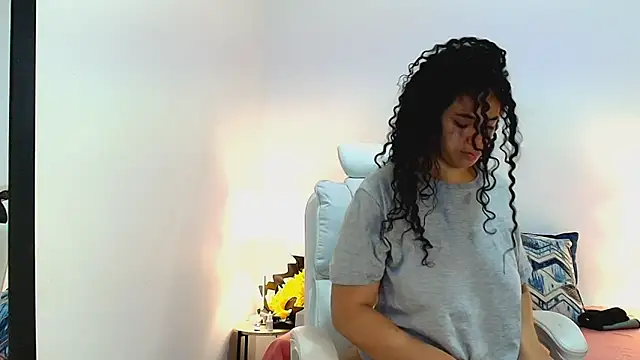 Snapshot of Isabella_Sophia19 chatting on 07-10-26, 10:51 Isabella Sophia19 online show from 07-10-26, 10:51