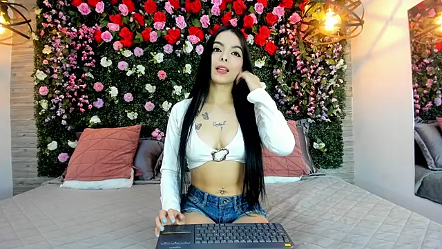 BelaPoncee online show from 06-14-26, 01:24