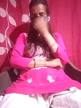 Snapshot of Desi_madamm chatting on 06-20-26, 10:07 Desi madamm online show from 06-20-26, 10:07