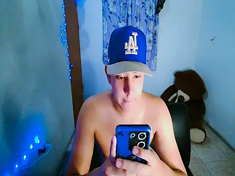 sweetboyxxx11 online show from 06-20-26, 01:30