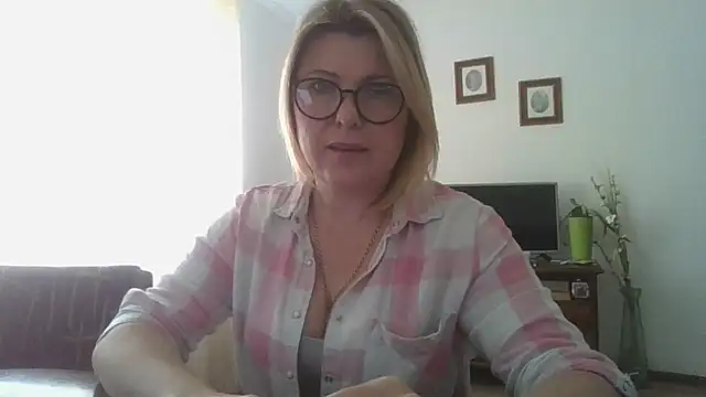ElenaLove888 online show from 06-13-26, 08:34