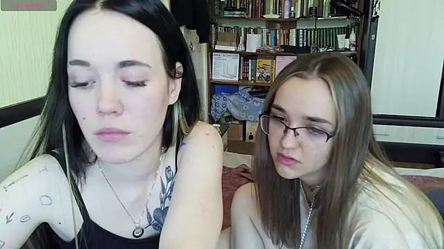 Snapshot of Mia_Ellis chatting on 07-02-26, 10:21 Mia Ellis online show from 07-02-26, 10:21