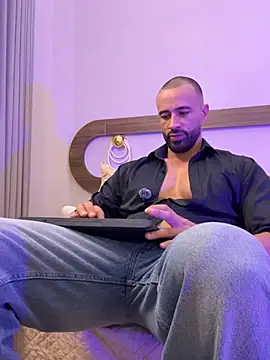 Mateo Ospina  online show from 07-18-26, 07:06