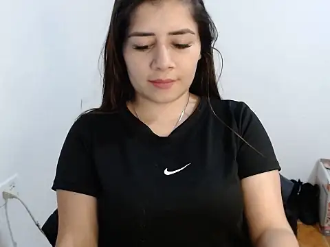 Luna zoe online show from 06-24-26, 11:59