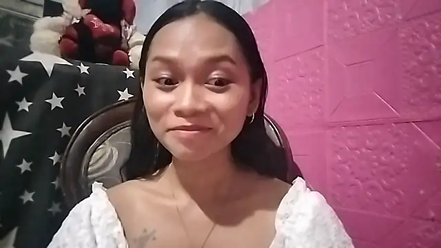 LonaSilvan online show from 06-15-26, 01:57