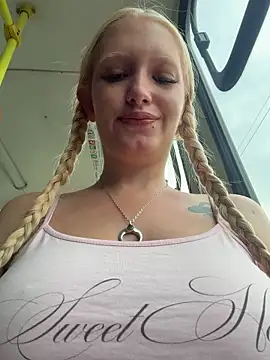 Elfi InPublic online show from 07-19-26, 04:05