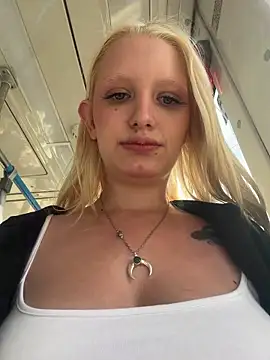 Elfi InPublic online show from 07-26-26, 04:53