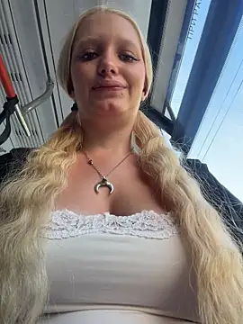 Elfi InPublic online show from 07-31-26, 04:12
