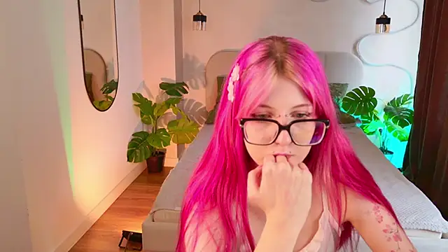 Lola Blaze  online show from 06-15-26, 07:43