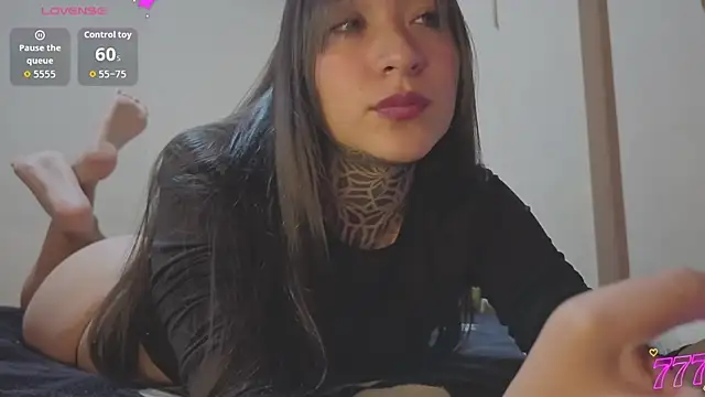 Snapshot of isasaenz_ chatting on 07-14-26, 03:33 isasaenz online show from 07-14-26, 03:33