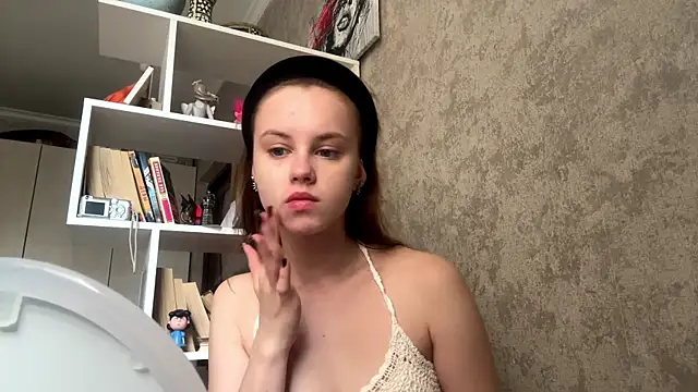 Mollybeans online show from 06-24-26, 03:11
