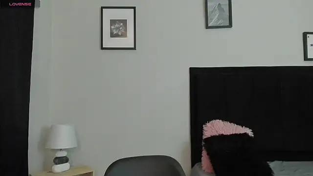 Snapshot of Sara_B chatting on 07-12-26, 05:59 Sara B online show from 07-12-26, 05:59