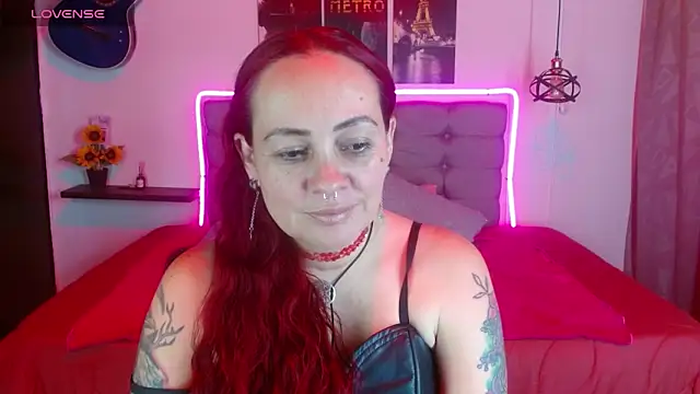 Snapshot of Cris_suitexx chatting on 06-14-26, 03:47 Cris suitexx online show from 06-14-26, 03:47