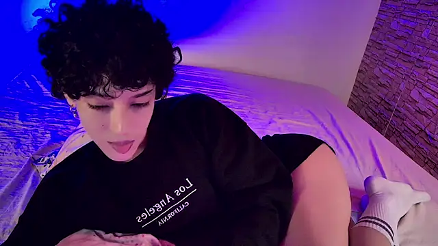 Snapshot of xFemboyToy chatting on 06-29-26, 03:13 xFemboyToy online show from 06-29-26, 03:13