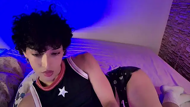 Snapshot of xFemboyToy chatting on 06-30-26, 02:45 xFemboyToy online show from 06-30-26, 02:45