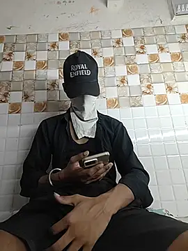 hotboy076 online show from 06-19-26, 04:00