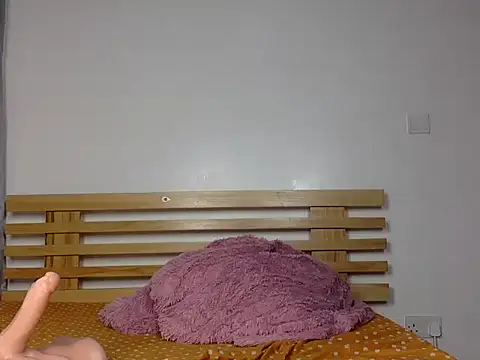 ZuriCharm online show from 07-16-26, 10:49