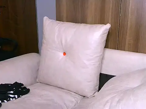 Bustycece online show from 06-20-26, 01:58