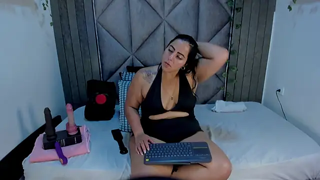 Snapshot of ShelyEvans__ chatting on 07-07-26, 12:13 ShelyEvans online show from 07-07-26, 12:13